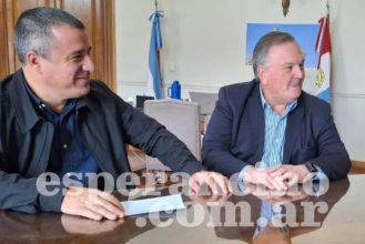 64CXH-1QN_870x580__1