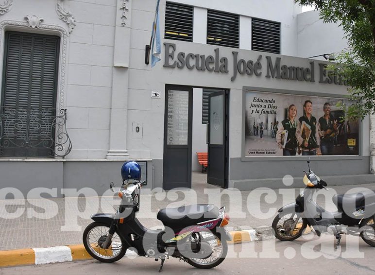 escuela estrada as4f56a4s5f64a56s4f