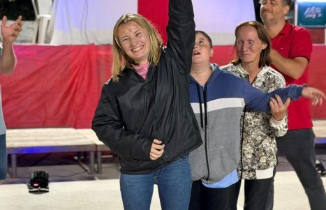 f41e0be0-b998-4efa-aaf4-81a98aaa0c0b