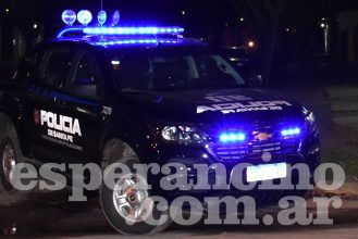 policia noche 879af45af45s554f5as4f