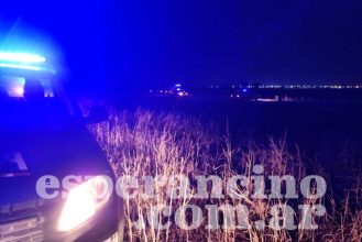 policia pasto noche