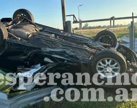 vuelco-auto-10-12-2